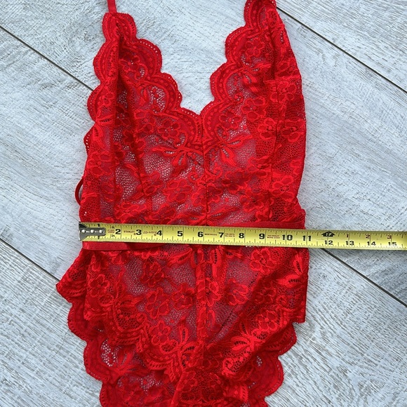 Red lace bodysuit - Picture 3 of 5